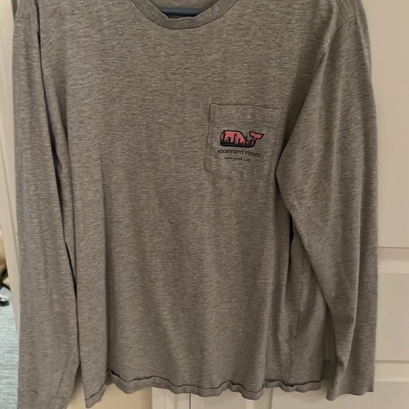Vineyard vines Medium long sleeve tee - Picture 1 of 2